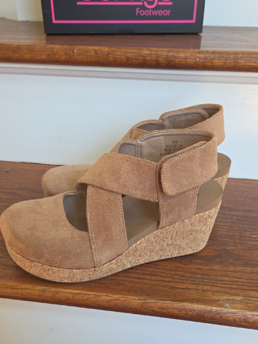 Corkys Prove IT wedge closed toe swede sandal 7.5 - Picture 3 of 8